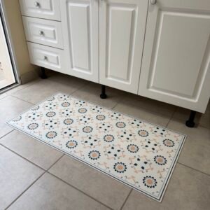Alfombra "VINILICA" 50 cm x 100 cm FLORAL GEOMÉTRICA AZUL Y DURAZNO.