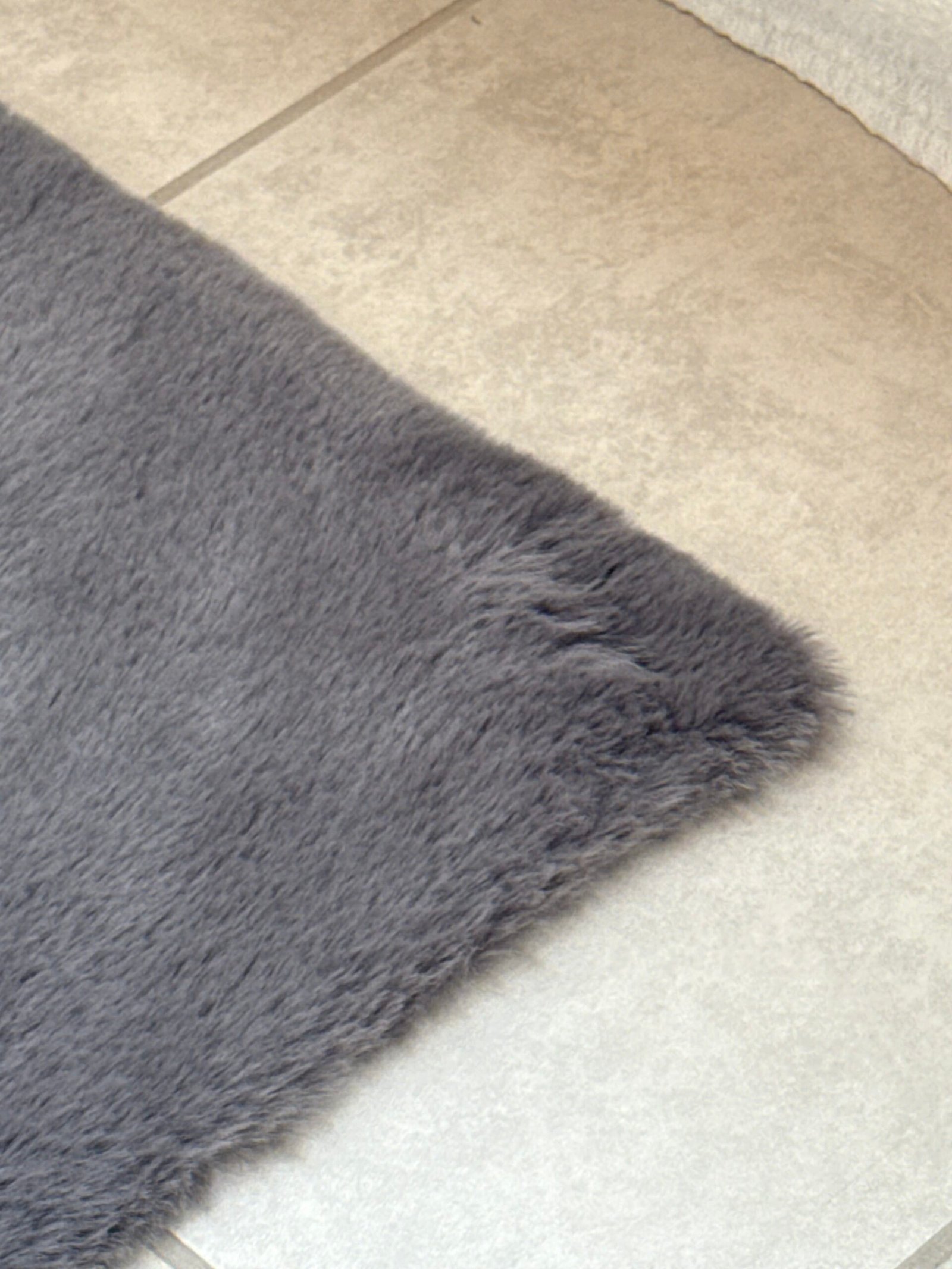 Alfombra "PELO CORTO SUAVE" Gris - Image 3